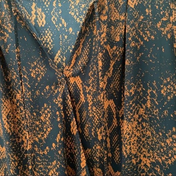 Cabi faux wrap popover top in snake print - Picture 8 of 8